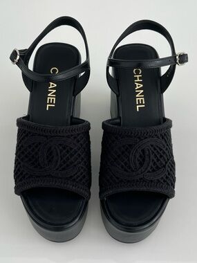 CHANEL 25P BLACK WEDGE SANDALS SIZE FR 38 / US 8 NIB!